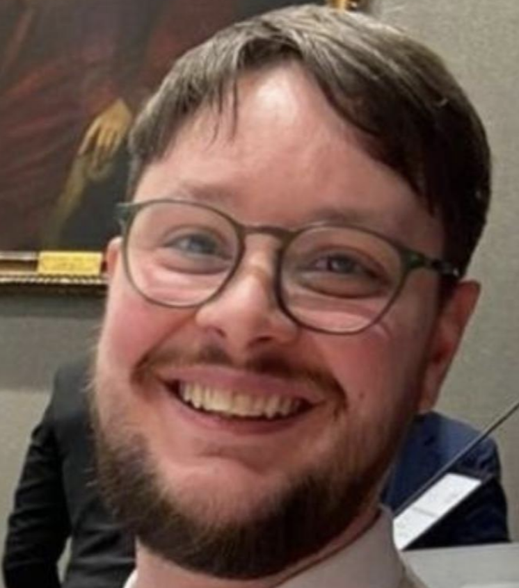 Former Swindon Advertiser reporter given community order for assault on child