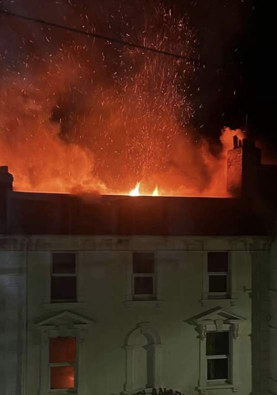 Firefighters tackle major blaze at derelict Sandown hotel