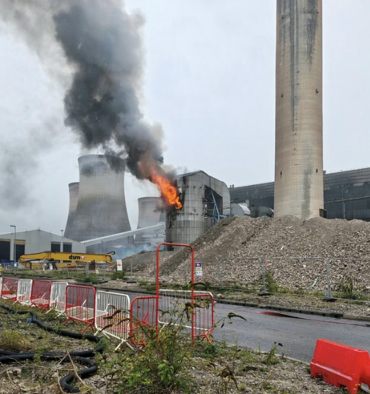 Huge fire breaks out at Fiddlers Ferry power station as residents told to keep windows shut